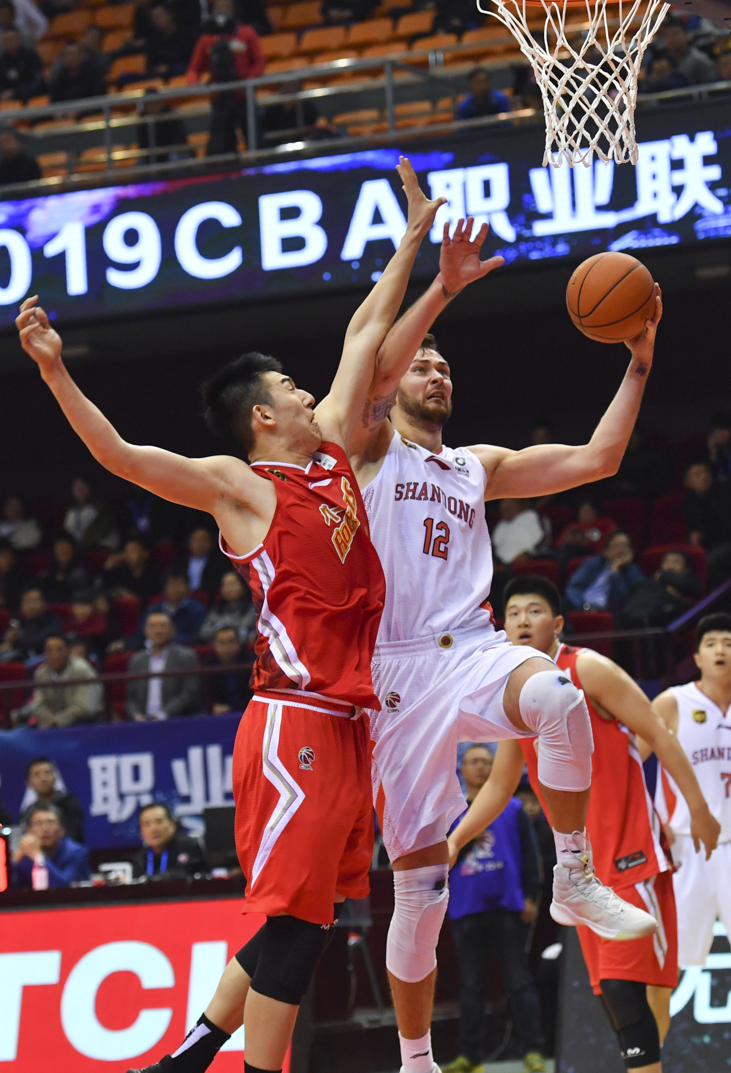 在首秀中展 在首秀中展